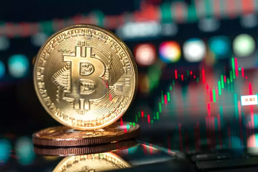 Crypto Market Loses as Investors Flee Risk